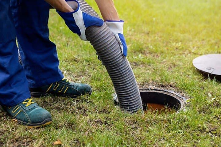 Septic tank service by Conejo Bros Plumbing